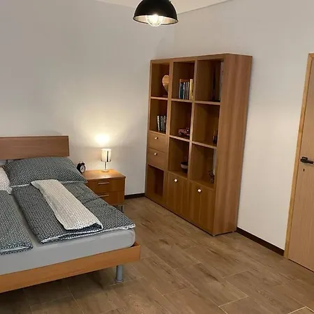 Newly Renovated 2 Downtown