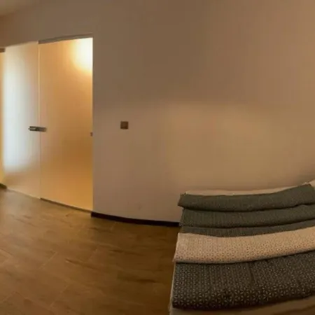 Newly Renovated 2 Downtown * 니트라