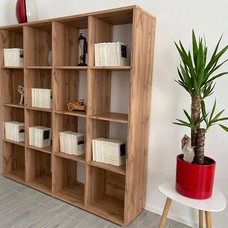 Newly Renovated 2 Downtown Apartment Neutra