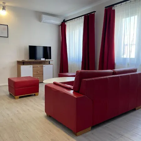 Newly Renovated 2 Downtown