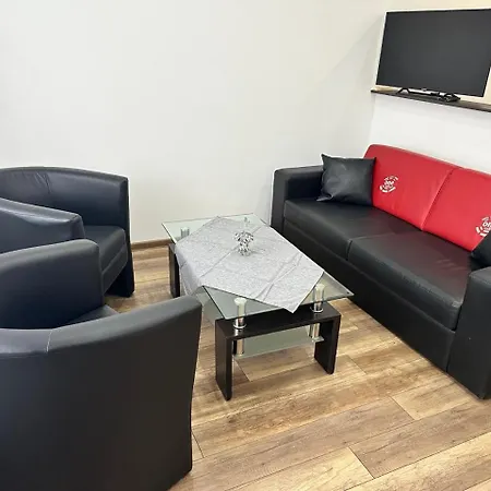 Newly Renovated 2 Downtown